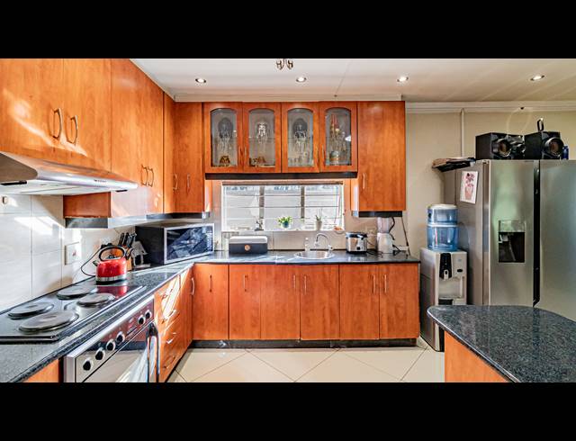 4 BEDROOM HOUSE FOR SALE IN MAYFIELD PARK